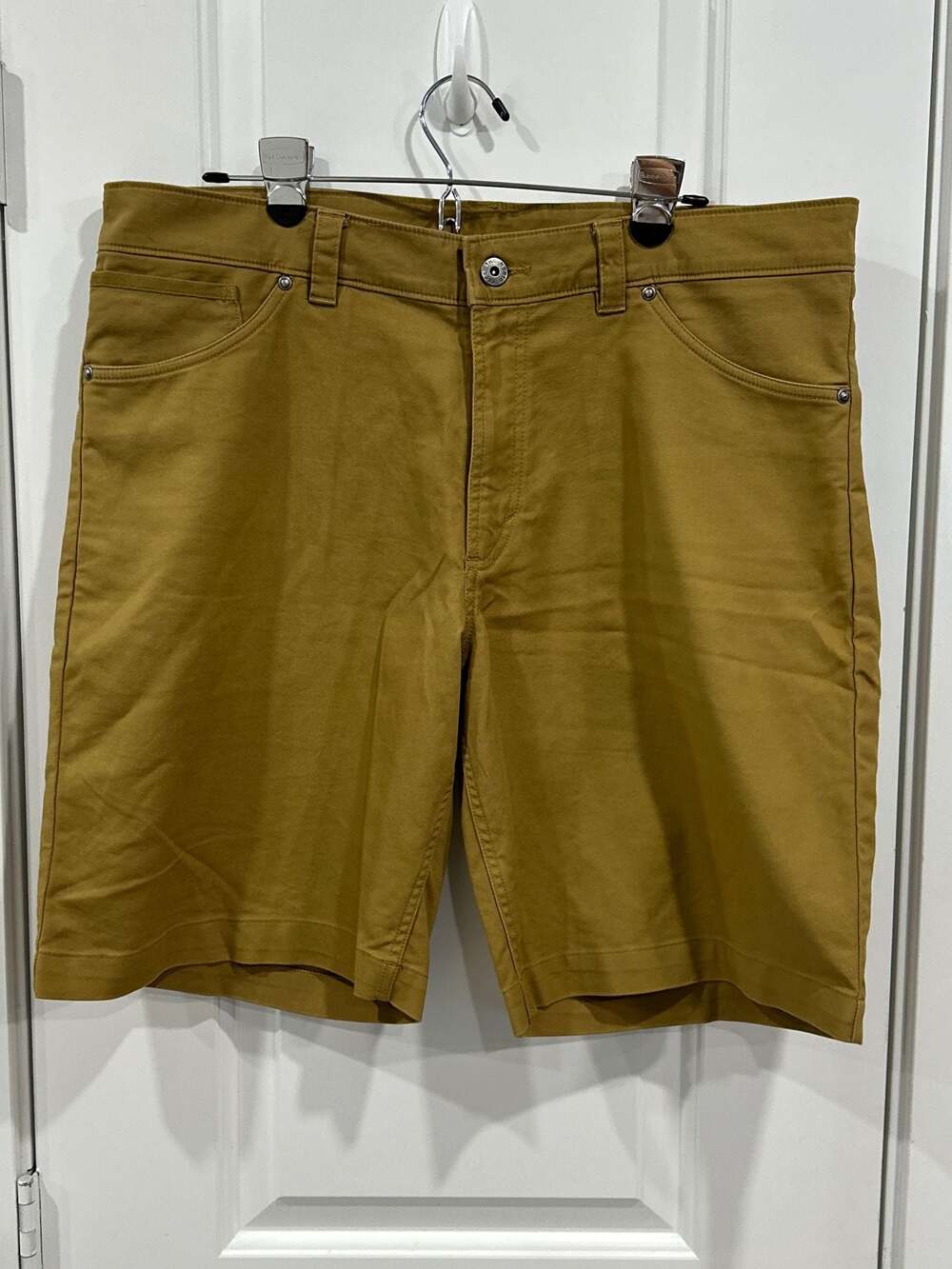 The North Face Men's Mustard Brown 5-Pocket Casual Chino Shorts